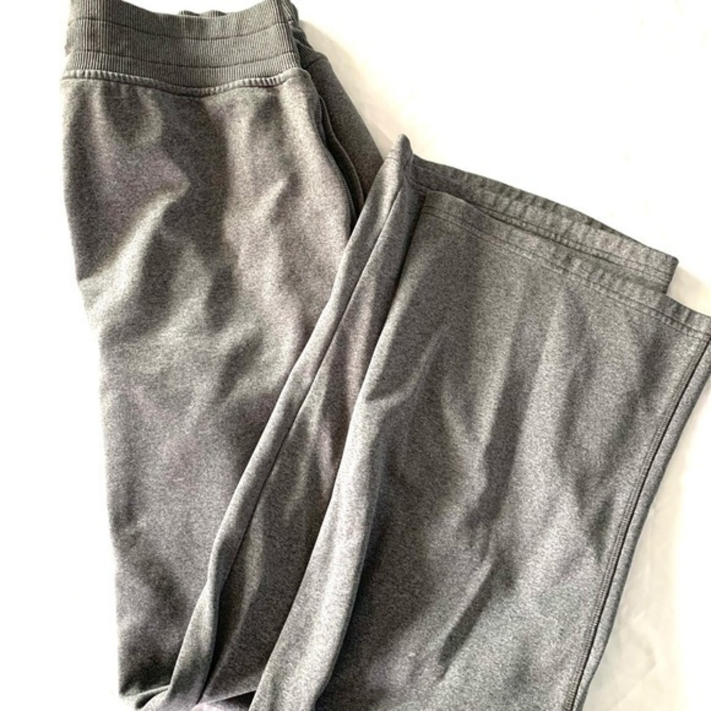 Under Armour Women's Sweatpants Size L